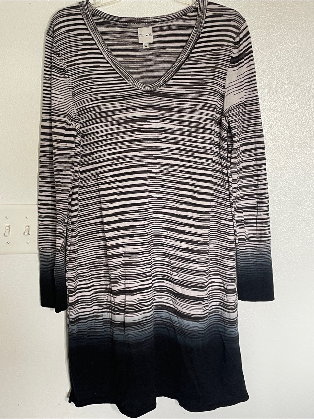 NIC+ZOE Black and White Striped V-Neck Ombre Long Sleeve Dress